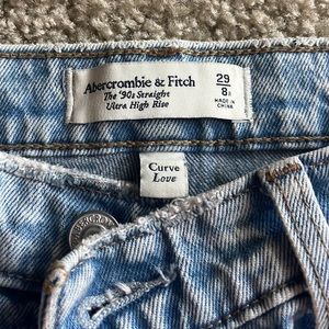 Abercrombie Curve Love 90’s Straight Jeans